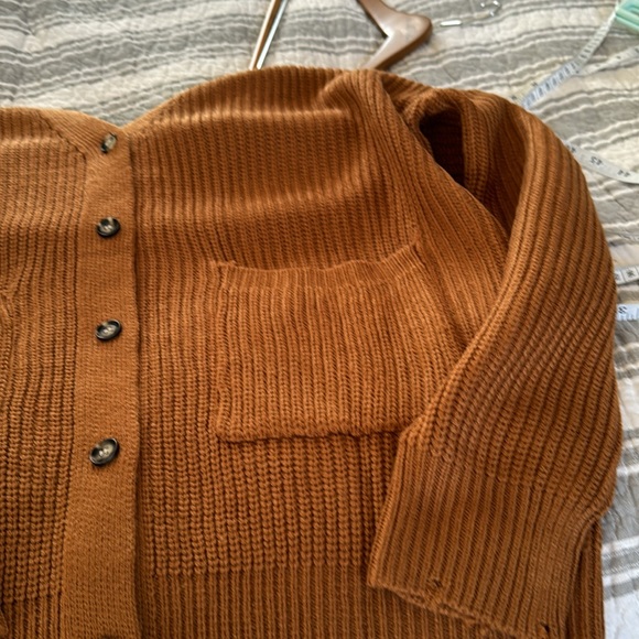 Men’s rust cardigan with front pockets, new with tags, distressed hem & cuffs, M - Picture 6 of 7